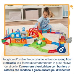 VTech Vroom Vroom Go - Avventure in Treno, Pista Trenino Elettrico con Ostacoli, Inclusa Locomotiva Motorizzata e Vagoni, 6 Zon