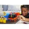 Hot Wheels-Monster Trucks Playset Distruzione Suprema e 3 Macchinine con Lanciatore, Giocattolo per Bambini 4+ Anni, HFB12