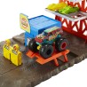 Hot Wheels-Monster Trucks Playset Distruzione Suprema e 3 Macchinine con Lanciatore, Giocattolo per Bambini 4+ Anni, HFB12