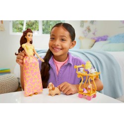 Disney Princess - Set da te di Belle,playset e bambola Belle con vestiti scintillanti, con amici e vivande, Giocattolo per Bamb