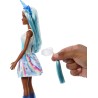 Barbie - Bambola Unicorno, con coloratissimi capelli fantasia, outfit sfumato e accessori fantasy a tema inclusi, ispirata a Ba