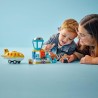LEGO DUPLO 10443 La Prima Volta in Aeroporto - Gioco Educativo per la Motricità Fine con Aereo Giocattolo, 2 Figure e un Orsacc