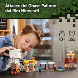 LEGO Minecraft 21273 Attacco al Villaggio del Ghast-Pallone - Giocattolo con Casa di Steve, 4 Minifigure, Golem di Ferro e Funz