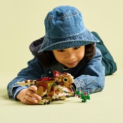 LEGO 76970 Jurassic World Dinosauro cucciolo Dolores: Aquilops - Dinosauro Giocattolo da Esposizione e Gioco con Pianta di Fior