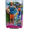 Mattel - Barbie - Set Ken biondo con tavola da surf e cagnolino, include una bambola con costume sportivo, infradito a tema e t