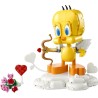 LEGO 40824 Titti - Uccellino Giocattolo - Modello Looney Tunes da Esposizione con Mazzo di Fiori, Cuore, Arco di Cupido e Suppo
