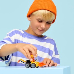 LEGO City 60483 Veicoli – Ruspa da Cantiere Giocattolo - Mini Escavatore con Minifigure Junior di Operaio - Regalini Fine Festa