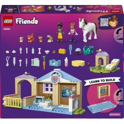 LEGO Friends 42696 Clinica Veterinaria Giocattolo per Animali - Gioco Didattico con Stalla per Cavalli, 2 Mini Bamboline, Cagno