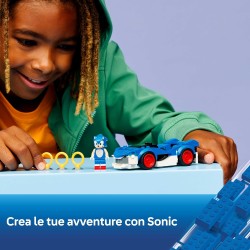LEGO Sonic the Hedgehog: Sonic: Fulmine Supersonico - Macchina Giocattolo con Minifigure, Chaos Emerald e 3 Anelli d'Oro - 