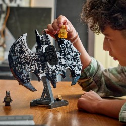 LEGO 76330 DC Logo di Batman - Giocattolo da Supereroi con 2 Minifigure da Collezione - Decorazione da Parete 3D Fai da Te o da