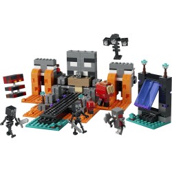 LEGO 21590 Minecraft Battaglia Contro il Wither - Giocattolo Interattivo con Guerriero Crimson, Strider, Cubo di Magma e 2 Figu