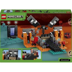 LEGO 21590 Minecraft Battaglia Contro il Wither - Giocattolo Interattivo con Guerriero Crimson, Strider, Cubo di Magma e 2 Figu