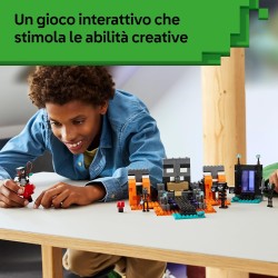 LEGO 21590 Minecraft Battaglia Contro il Wither - Giocattolo Interattivo con Guerriero Crimson, Strider, Cubo di Magma e 2 Figu
