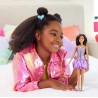 Mattel - Barbie HYT92 - Bambola Fashionistas n. 234, con capelli marroni, abito viola a bolle con paillettes e gonna satinata,