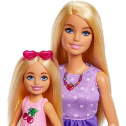 Mattel - Barbie JBF43 - Famiglia e Amici, set con bambole Barbie Malibu e la piccola Chelsea, più di 9 accessori e abiti a tema