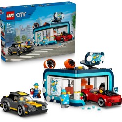 LEGO 60497 City Autolavaggio Drive-In Giocattolo - Include 2 Modellini di Auto, Funzione di Lavaggio e 4 Minifigure con Accesso