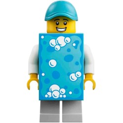 LEGO 60497 City Autolavaggio Drive-In Giocattolo - Include 2 Modellini di Auto, Funzione di Lavaggio e 4 Minifigure con Accesso