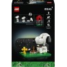 LEGO 21368 Ideas Peanuts: la Cuccia di Snoopy - Kit di Modellismo da Esposizione per Adulti con Personaggi di Snoopy e Woodstoc