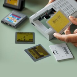 LEGO 72046 Super Mario Game Boy Set da Costruzione per Adulti - Modello da Esposizione Nintendo con 2 Cartucce con Schermi Lent