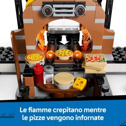 LEGO 60496 City Centro di Consegna Pizze con Veicoli - Include Macchina Giocattolo, Scooter, Drone, Cabinato Arcade e 4 Minifig