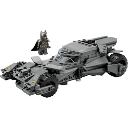 LEGO 76331 DC Batman v Superman Batmobile - Macchina Giocattolo - Kit Modellismo da Collezione con Minifigure del Supereroe