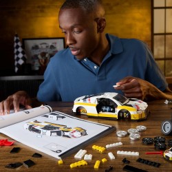 ​​Mattel Brick Shop Hot Wheels - 15 Audi R8 LMS Serie Elite, set da costruire con 820 pezzi, dettagli realistici e adesivi per 