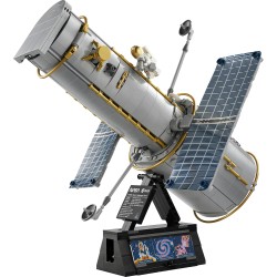 LEGO Icons 11382 Telescopio Spaziale Hubble - Kit di Modellismo 3D per Adulti - Set STEM con Pannelli Solari, Quadro Comandi e 