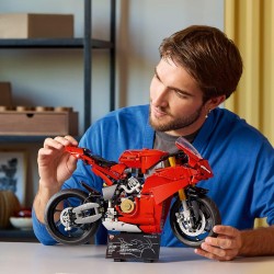 LEGO Technic 42202 Motocicletta Ducati Panigale V4 S, Modellino da Costruire per Adulti, Idea Regalo Uomo, Donna, Papà, Mamma, 