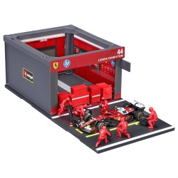 Bburago - Ferrari SF-25 Hamilton, Playset Pit Stop Scala 1:43
