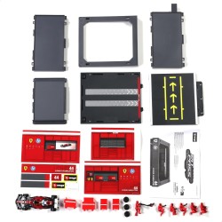 Bburago - Ferrari SF-25 Hamilton, Playset Pit Stop Scala 1:43