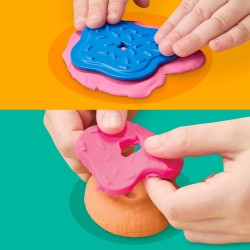 Hasbro Play-Doh Negozio di ciambelle, set di pasta modellabile, giocattolo a forma di cibo, attività creative per bambini dai 3