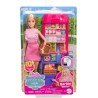 Mattel Barbie - Malibu fa la spesa, bambola bionda e bancarella del mercato con 11 accessori a tema, set ispirato al film Barbi